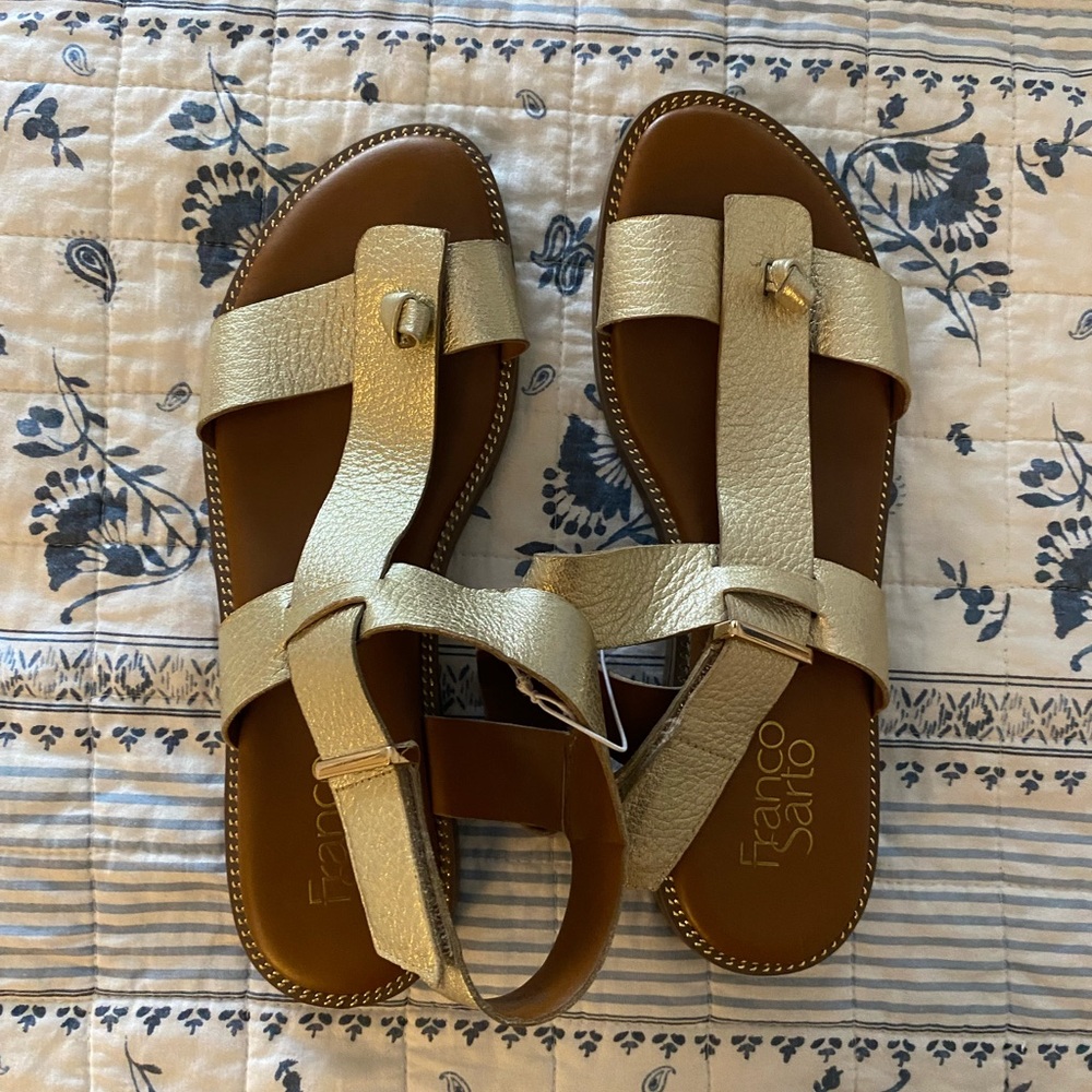 Franco Sarto Gold Sandals ￼